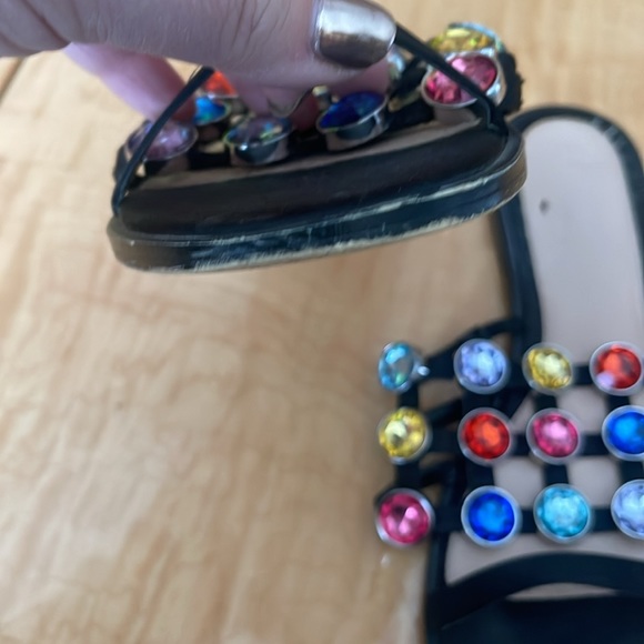 As pictured - Picture 3 of 7